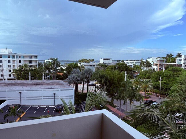 Building Photo - 5 Island Ave