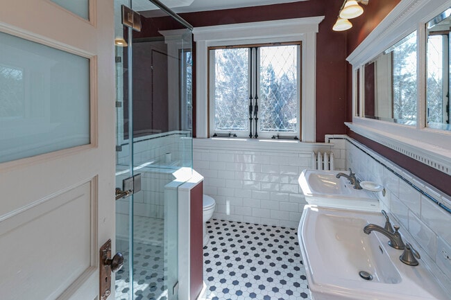 Building Photo - 54 Hodge Rd