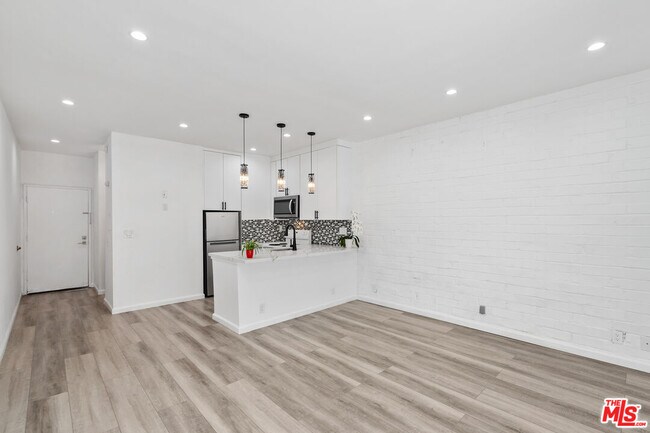 Building Photo - 1440 Veteran Ave