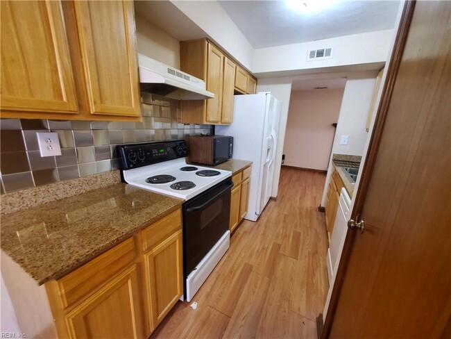 Building Photo - 5489 Davis Way