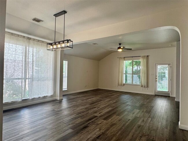 Building Photo - 5615 Taylorcrest Dr