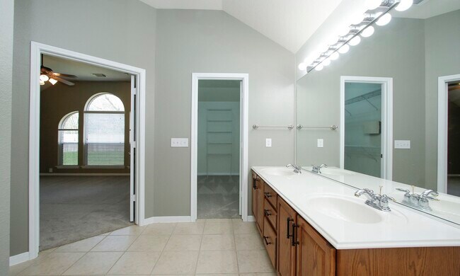 Building Photo - 2802 Parkeston Dr