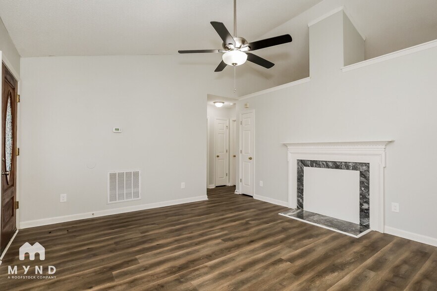 Building Photo - 710 Greyson Dr