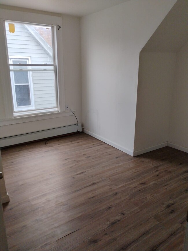 Building Photo - 150 Chestnut Ave