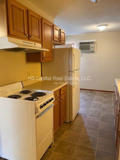 Building Photo - 1306 9th St