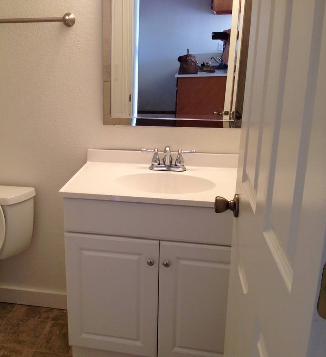 Building Photo - The Lakeland - 1 bedroom