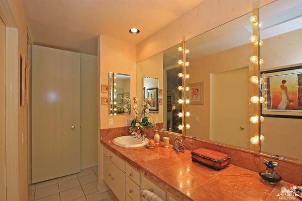Building Photo - 76975 Roadrunner Dr