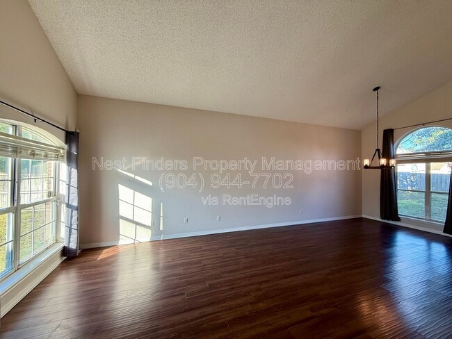 Building Photo - 3785 Union Pacific Dr E