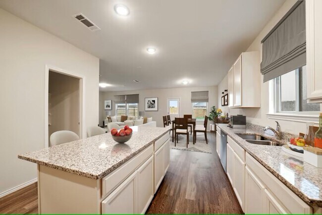 Building Photo - 3 Bed 2.5 Bath Home in Van Alstyne