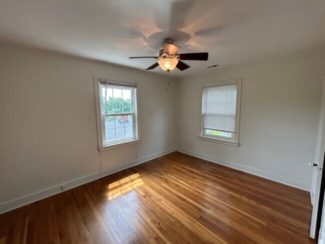 Building Photo - 1609 W Club Blvd