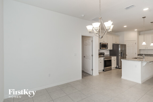 Building Photo - 568 Crown Rose Dr