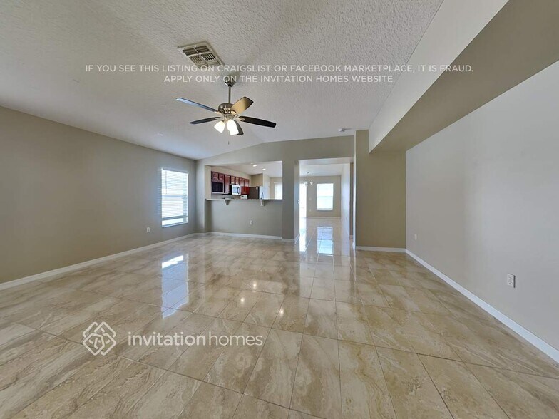 Building Photo - 3028 Park Ridge Ave