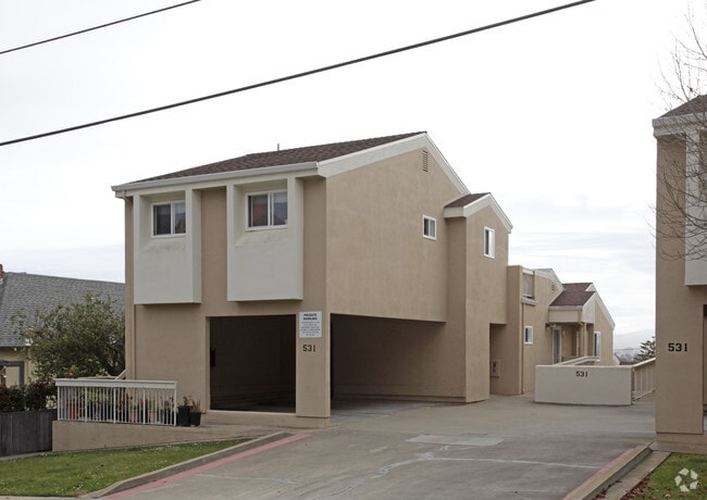 Primary Photo - 531 Watson St