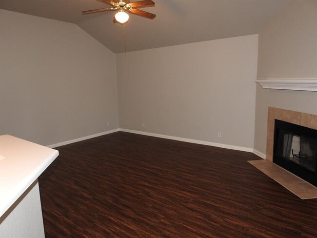 Building Photo - 440 Zebra Dr
