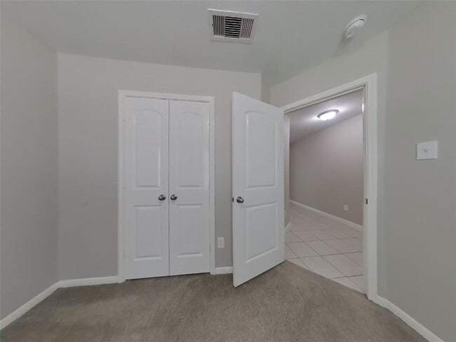 Building Photo - 904 American Monarch Dr