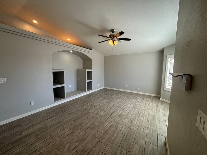 Building Photo - 9088 W Rafael Dr