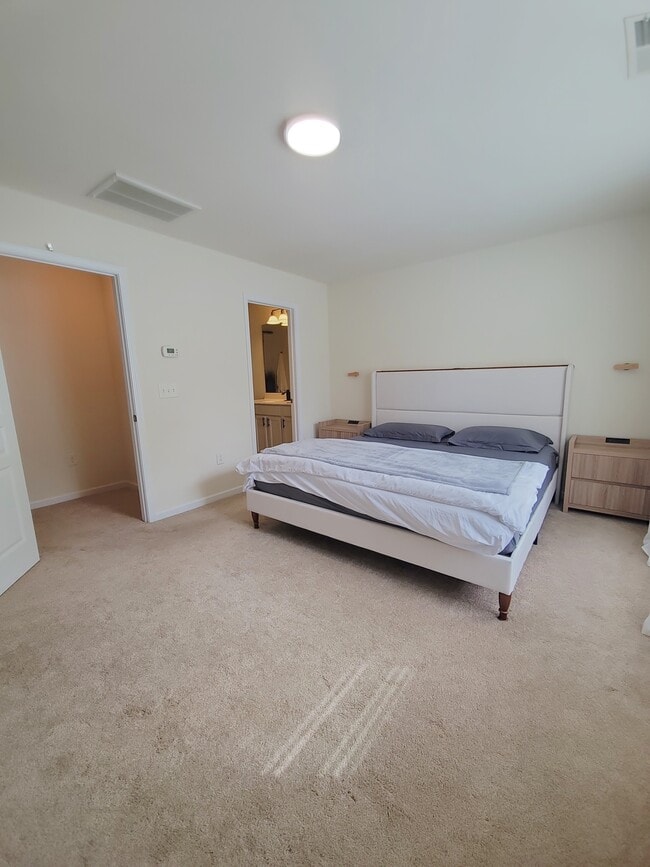 Building Photo - 2919 Berkeley Springs Pl