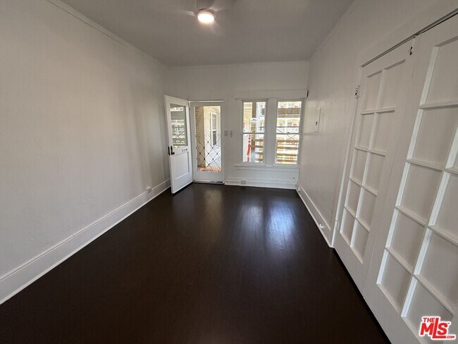 Building Photo - 4125 S Figueroa St
