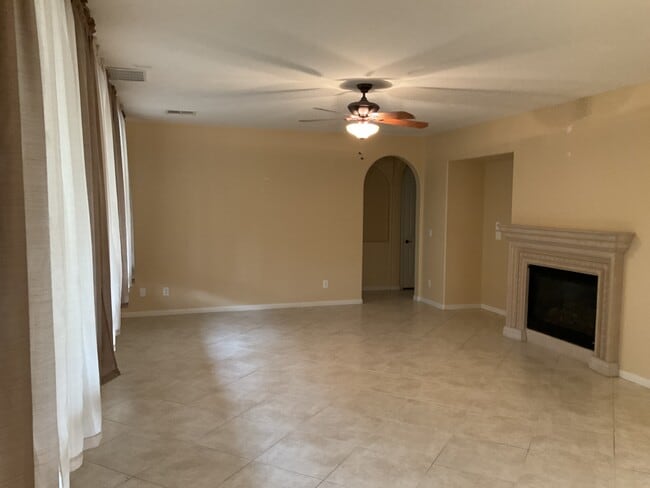 Building Photo - 8472 Elche Ct