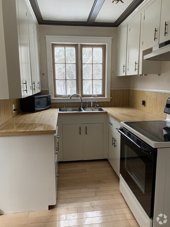 Building Photo - 274 Gamage Ave