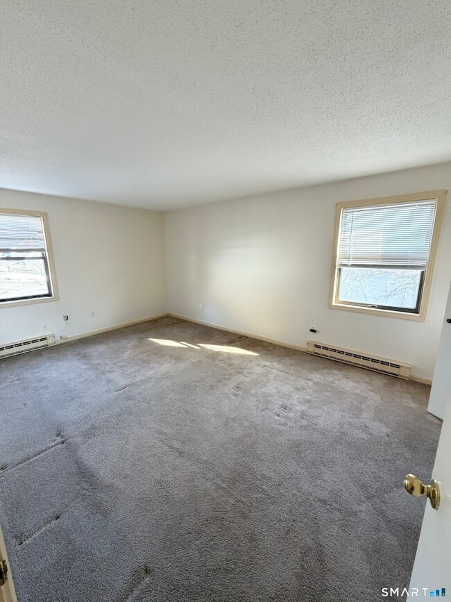 Building Photo - 33 River St