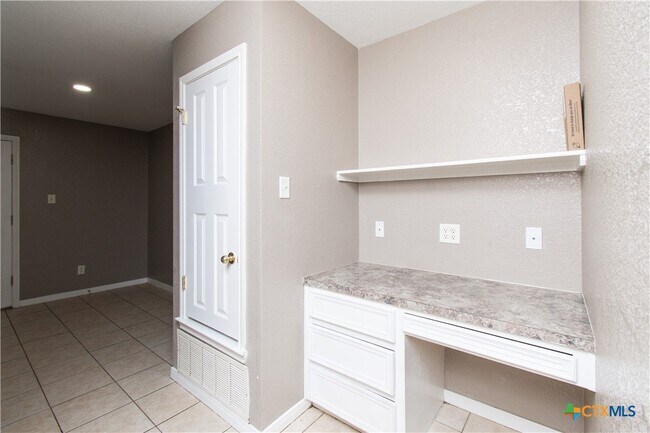 Building Photo - 3007 Dannen Ct