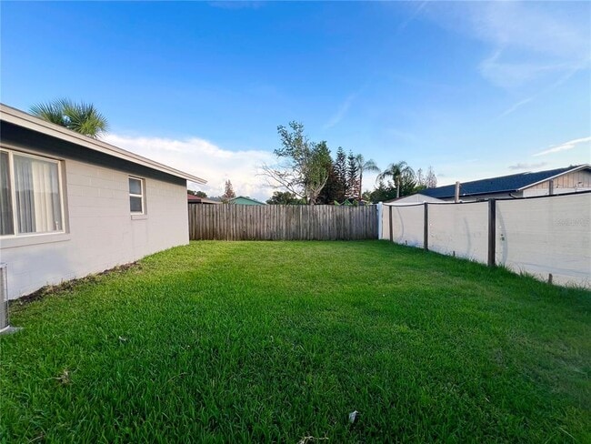 Building Photo - 11340 Cardiff Dr
