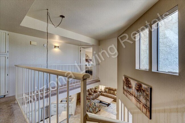 Building Photo - FURNISHED CONDO WITH POOL