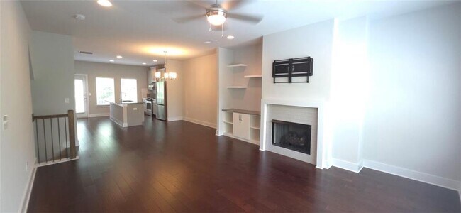 Building Photo - 3801 Oxford Cir