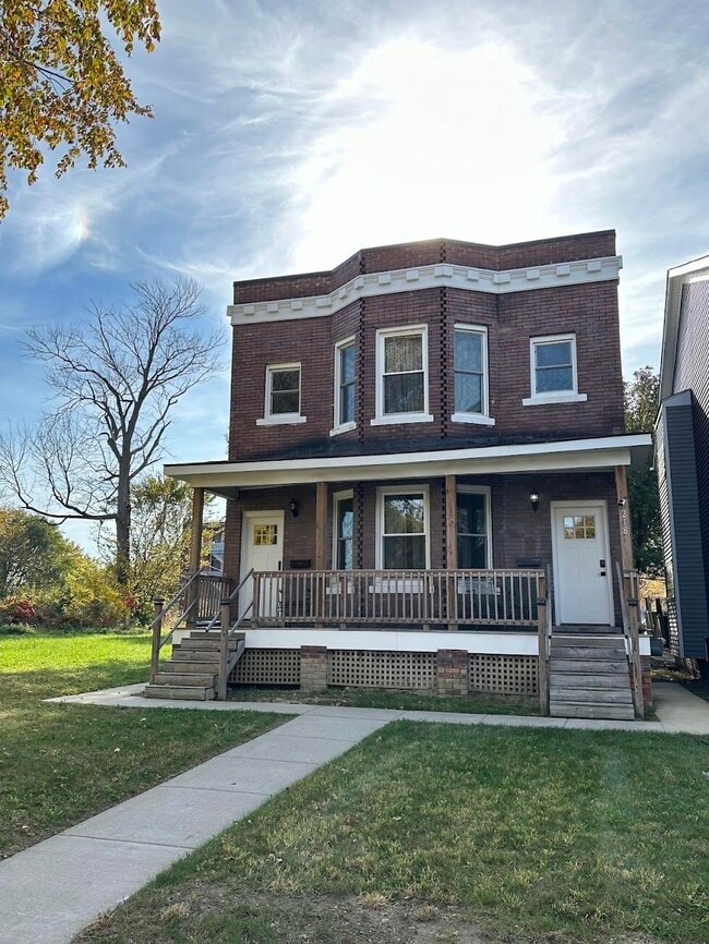 Primary Photo - 222 Harper Ave