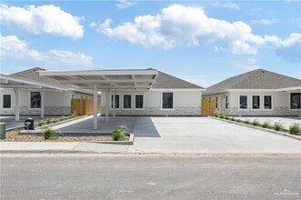 Building Photo - 13 Vision St