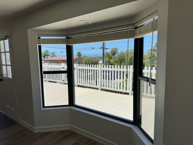 Building Photo - Beach Style Living in Encinitas, CA!