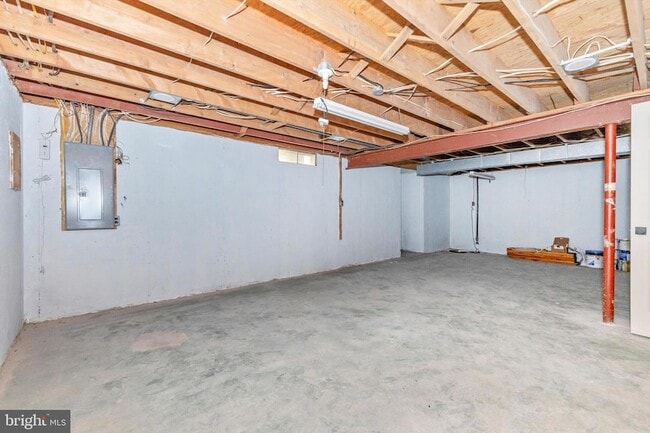 Building Photo - 5086 Durham Rd W