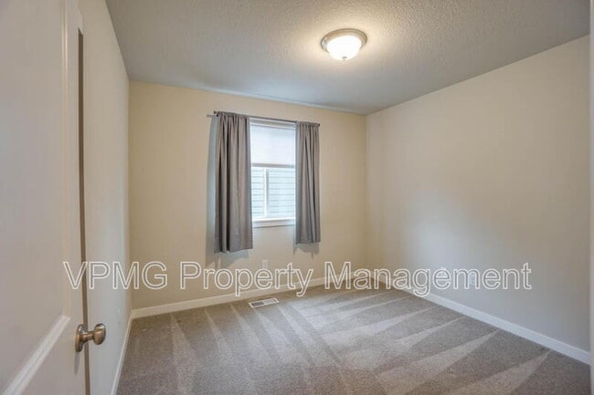 Building Photo - 8714 N 3rd Way