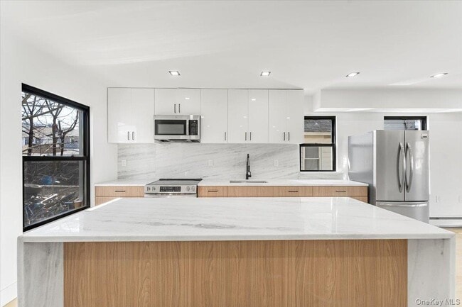 Building Photo - 4422 Avenue M