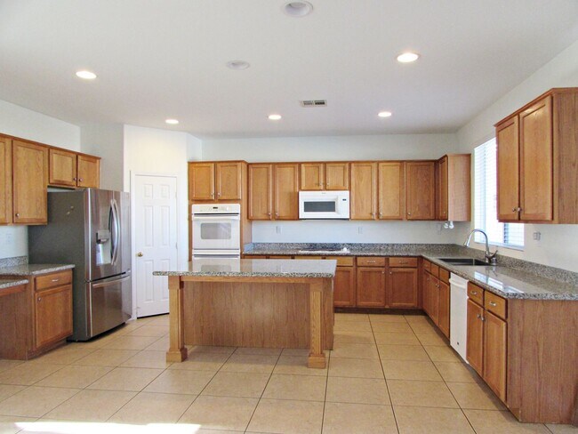 Building Photo - 722 Bighorn Creek St