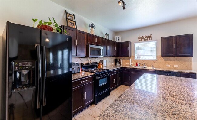 Building Photo - 290 Northern Flicker St