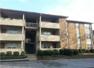 Building Photo - Condo for rent in Hoover