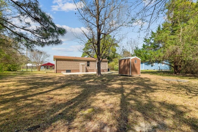 Building Photo - 100 Caviness Dr