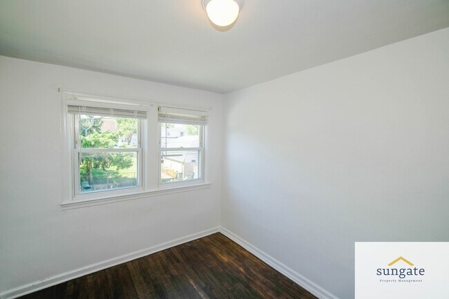 Building Photo - 217 W Edgevale Rd