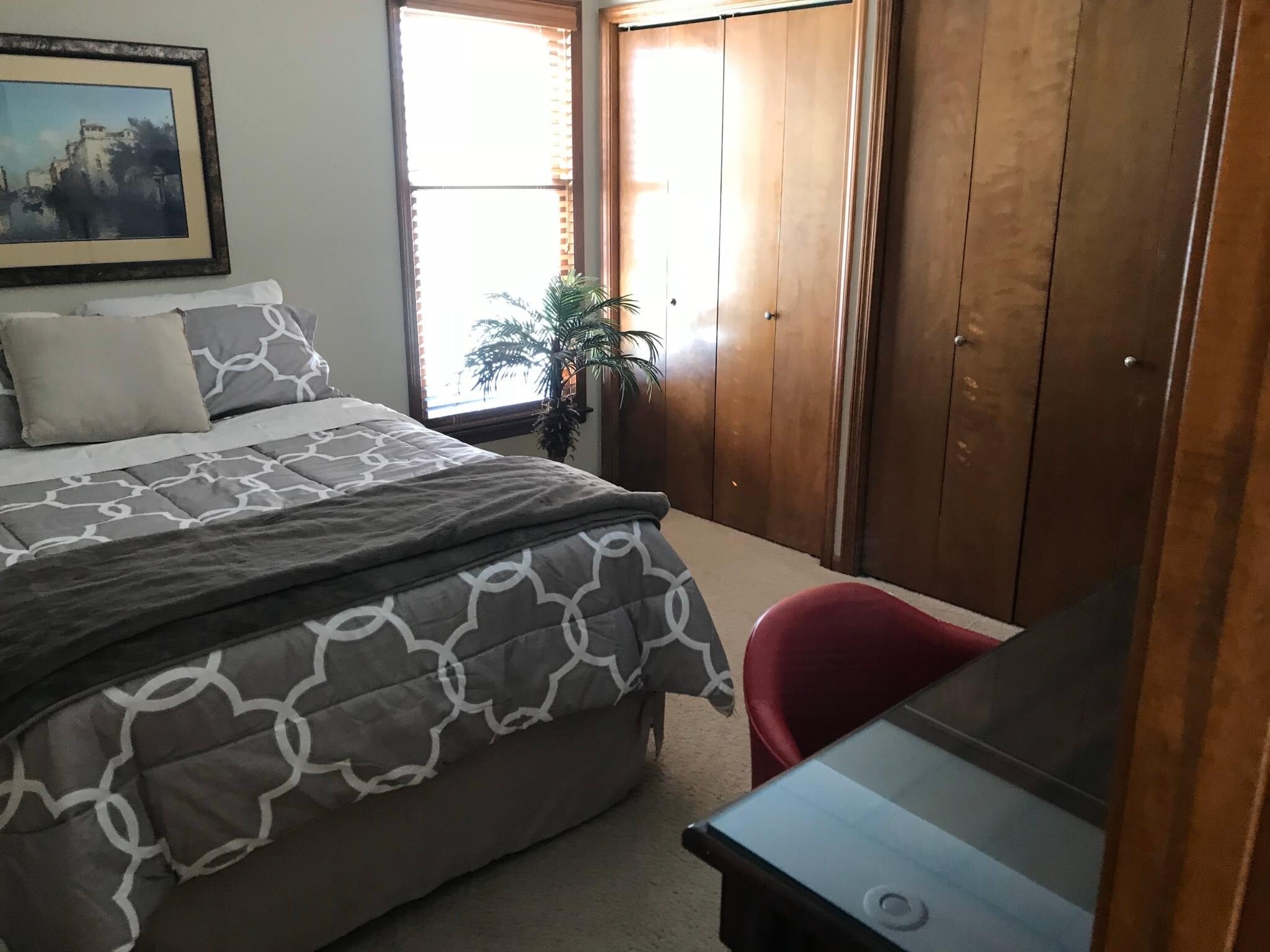 2nd Bedroom - 5005 Faraon St