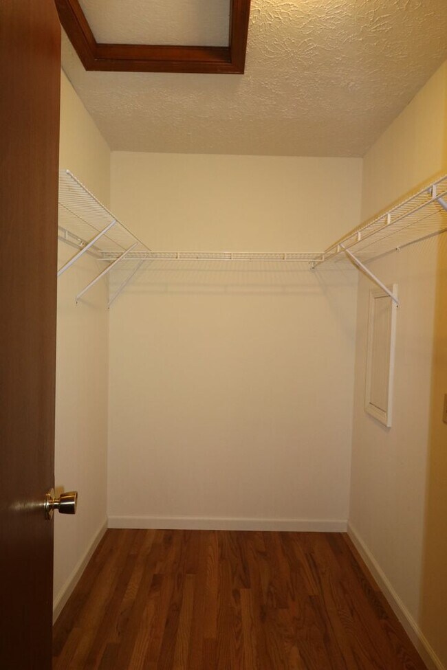 Building Photo - Two Master Suites and Two Bathroom Home
