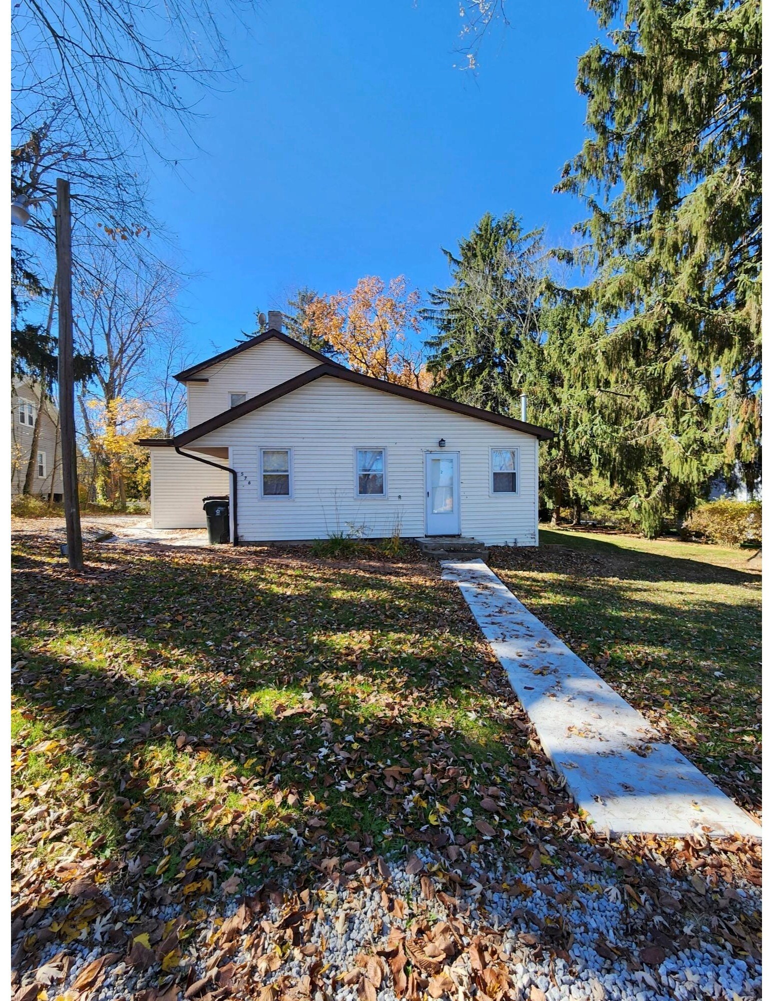 Building Photo - 576 High St NE