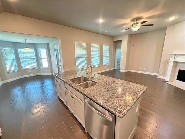Building Photo - 7924 Buttonwood Dr