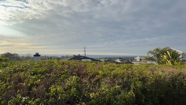 Building Photo - 1685 Burgundy Rd