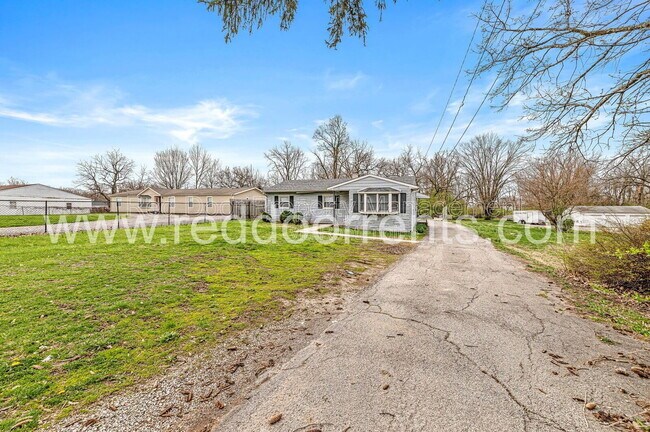 Building Photo - 5563 E 34th St