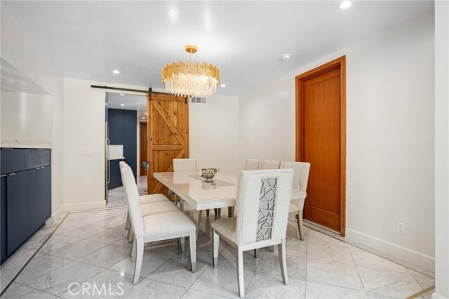 Building Photo - 2065 E Altadena Dr