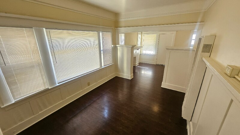 Building Photo - 728 S Carondelet St