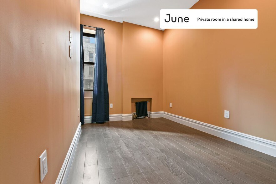 Building Photo - Room in Shared 3 bed/2 bath home