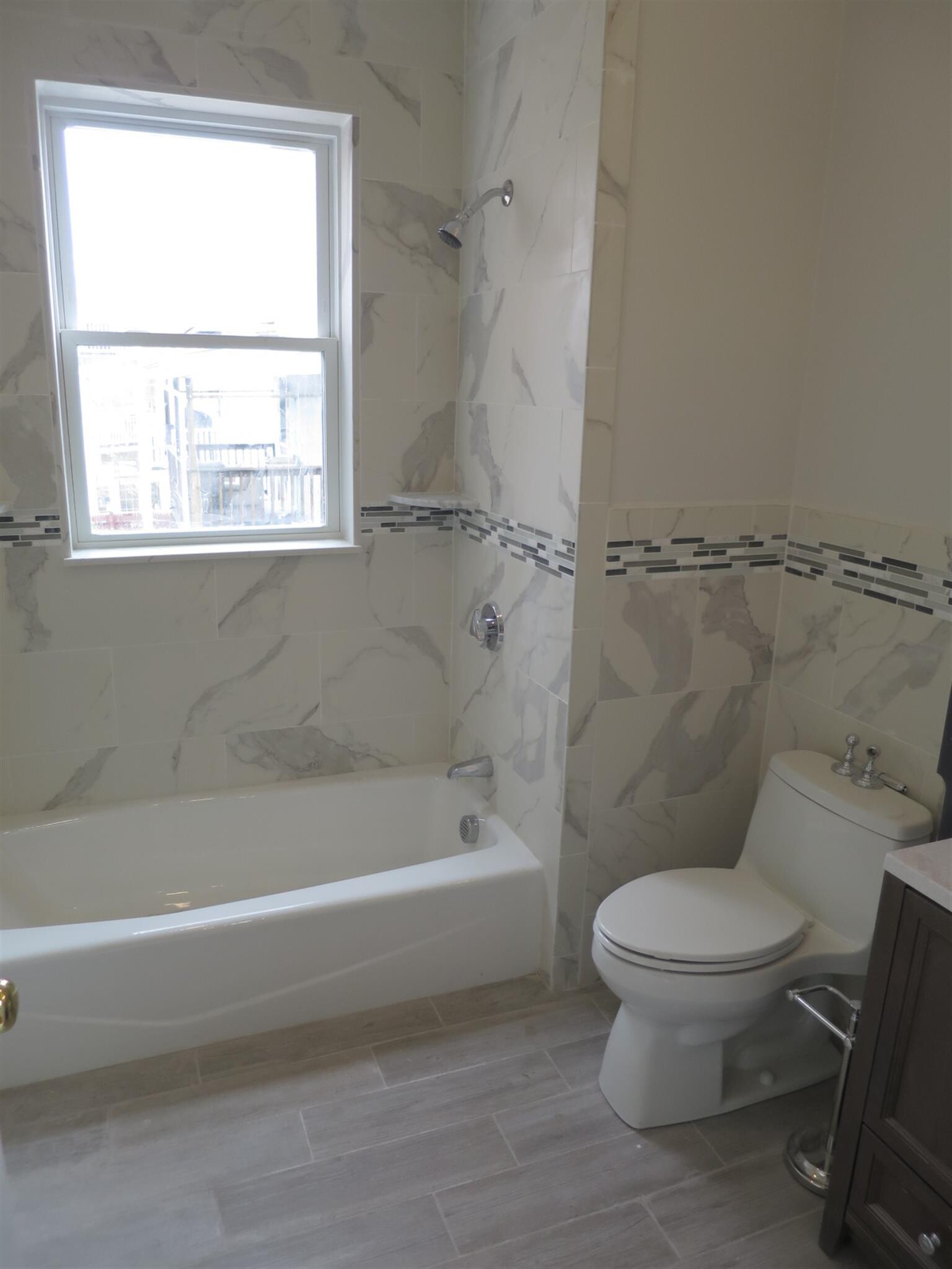 Building Photo - 1121 Broadway